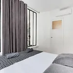 Moderne 3 Pieces Au Coeur Des Champs-Elysees